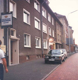 Die Weseler Straße 55 mit Fahrschule Seemann in den 80er Jahren (Privatbesitz)
