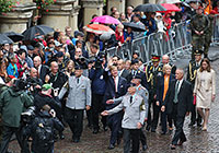 Bad in der Menge: Knig Willem-Alexander auf dem Prinzipalmarkt