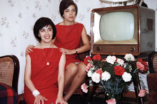 Maria Del Pilar & eine Freundin im Jahr 1965 (Foto: privat)