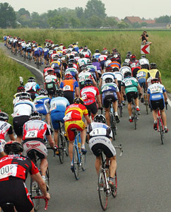 Gleich zur Premiere werden in den Jedermannrennen zum  Sparkassen Münsterland Giro.2006 große Startfelder erwartet. Foto: Stefan Schwenke