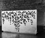 Gemeinsamer Entwurf des Ehepaares Gebhart aus dem Jahre 1959: Ein Tabernakel mit 180 Turmalien. Foto: Herta Gebhart.